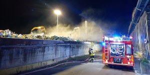 Parma, incendio in un centro rifiuti Iren