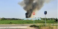 Incendio a Mezzano (Ravenna), l'intervento di Arpae