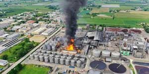 Incendio allo stabilimento Caviro a Faenza