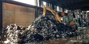 Incendio in un'azienda di gestione rifiuti a Pontenure (PC)