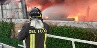 Incendio nell'azienda Longagnani ecologia a Modena