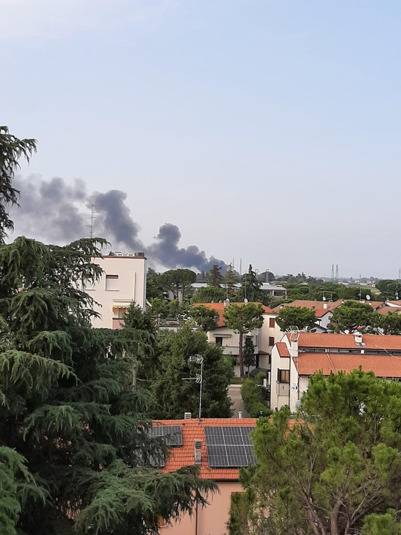 Foto incendio Recter a Imola del 15 giugno 2025