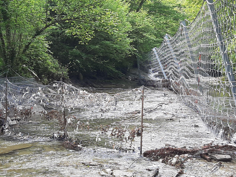 Reti di contenimento sul rio Rovigo sopra Molino delle Lastre.png